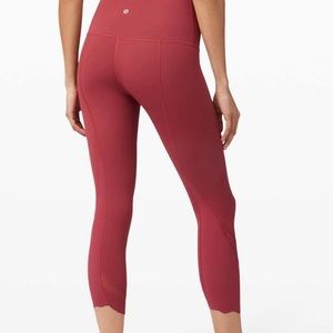 Like new Lululemon Wunder Under Scallop in Chianti